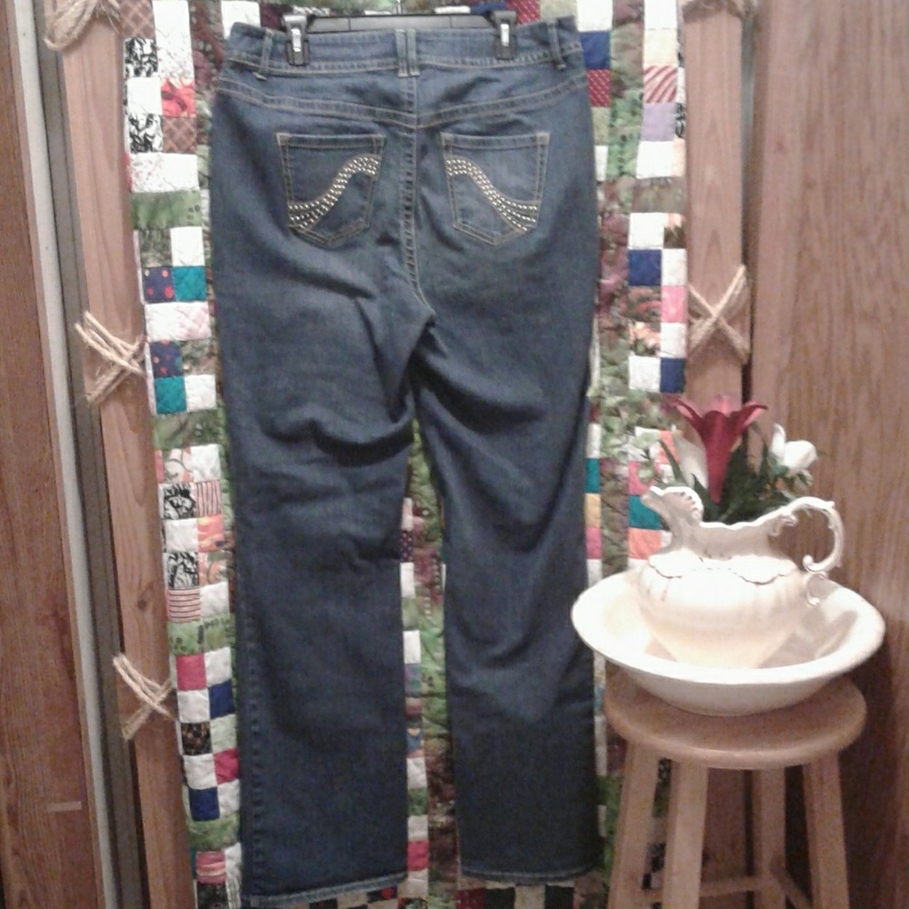 Lane Bryant - Genius Fit Jeans Plus size 16 Tall - Picture 2 of 6